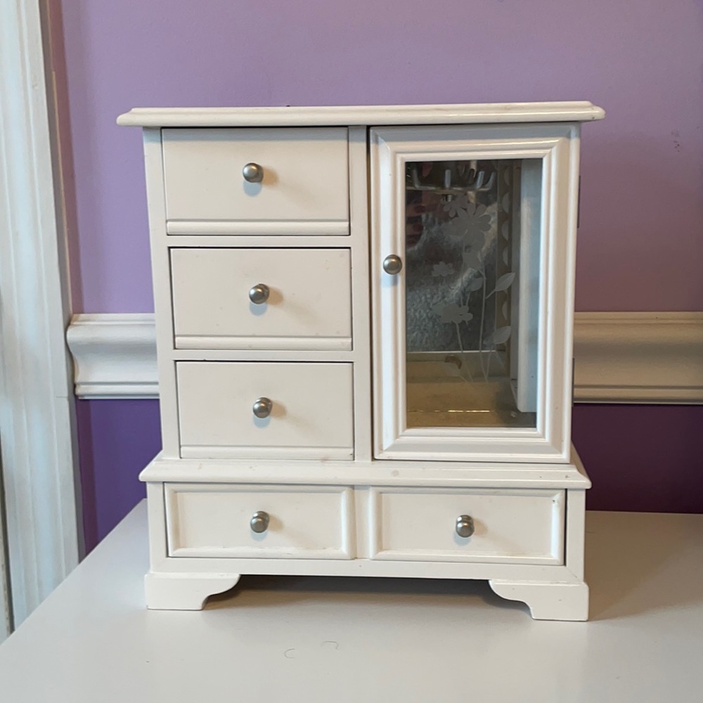 White jewelry box